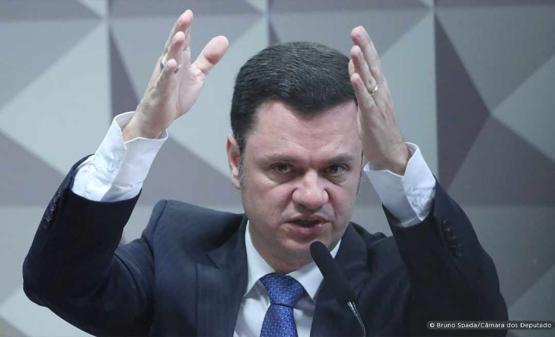 “Não sei quem entregou documento”, diz ex-ministro Torres sobre minuta do golpe 