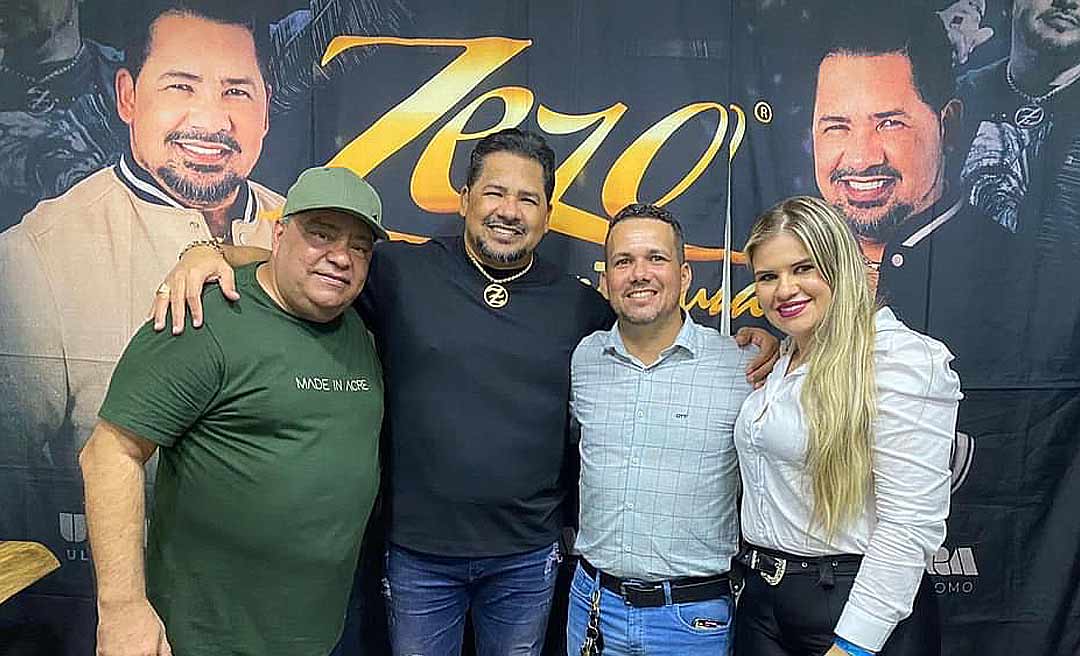Mazinho Serafim faz abertura do rodeio da ExpoSena Rural Show em noite que cantor Zezo Potiguar emocionou corações de acreanos