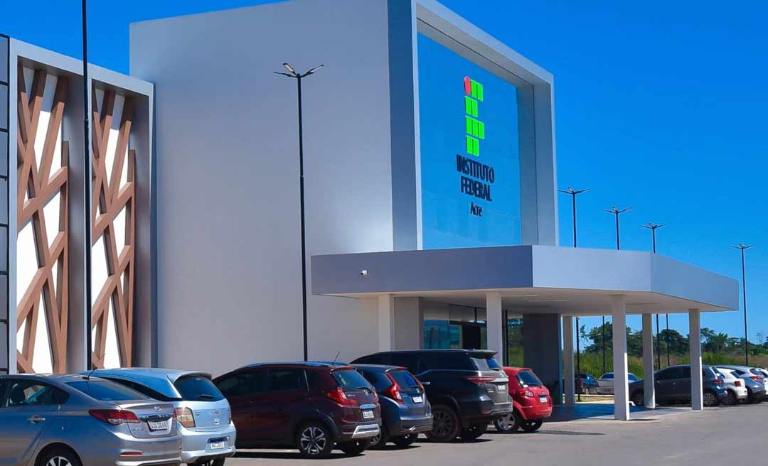 Com salário inicial de quase R$ 5 mil e mais de 90 vagas, inscrições do concurso do Ifac iniciam este mês