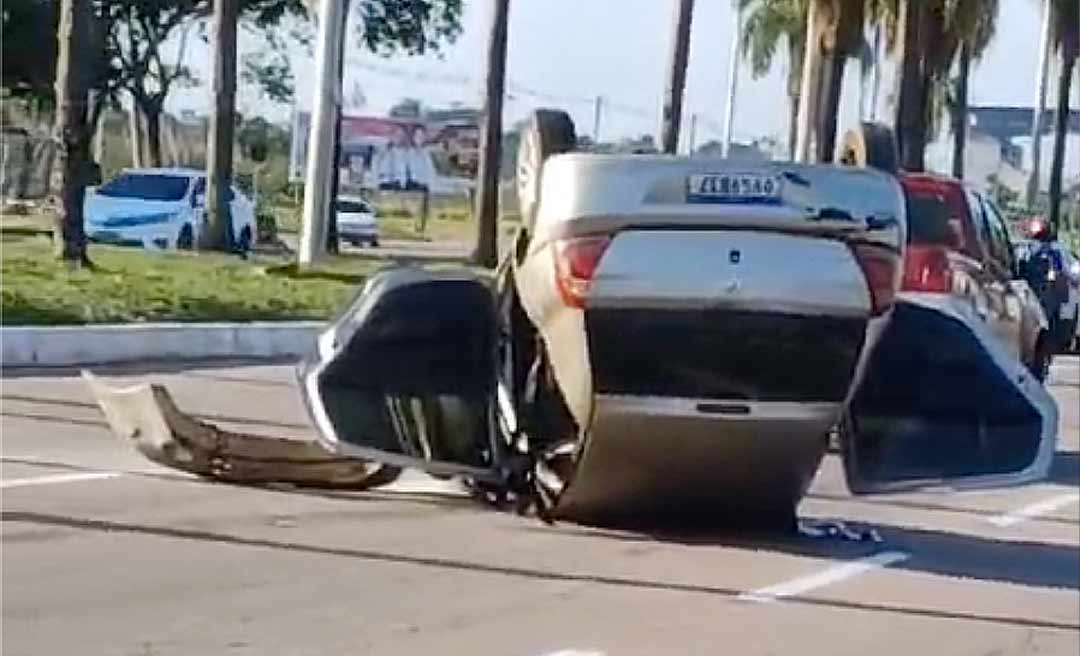 Garçom perde o controle da direção e capota “feio” na Avenida Amadeo Barbosa, em Rio Branco