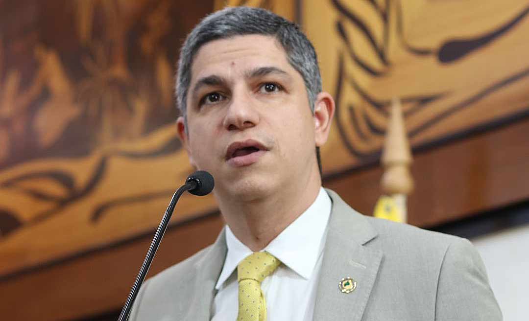 Calegário, autor da lei que garante profissional de libras acompanhar candidato em provas de concurso, promove sessão solene em alusão ao Dia Nacional dos Surdos