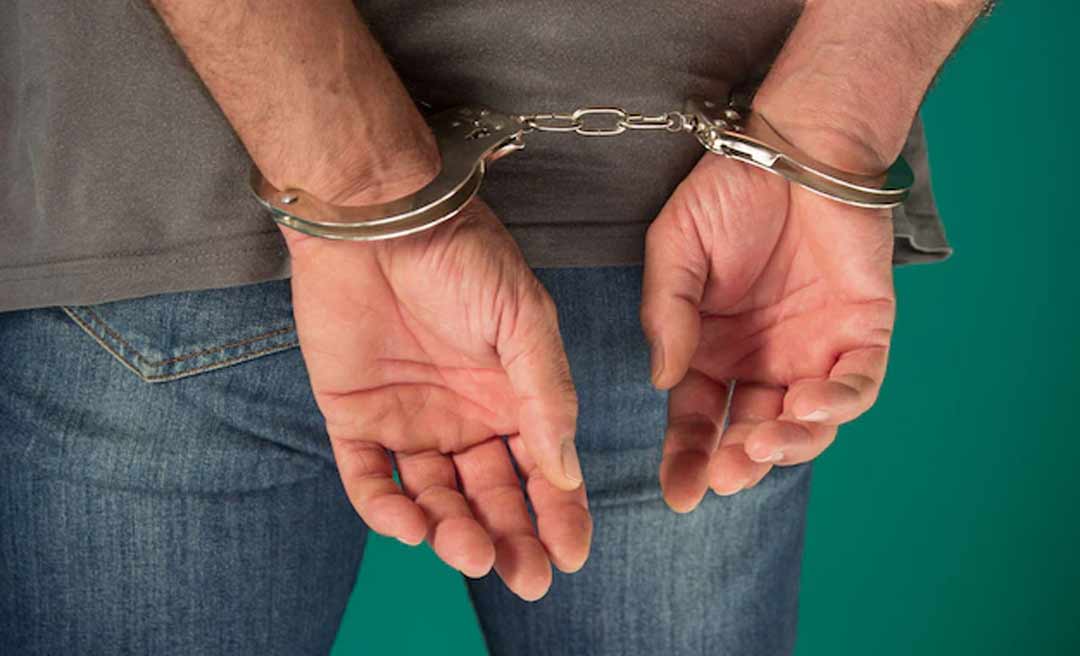 Durante “Operação de Trânsito”, PM e Detran prendem foragido da justiça em Rio Branco