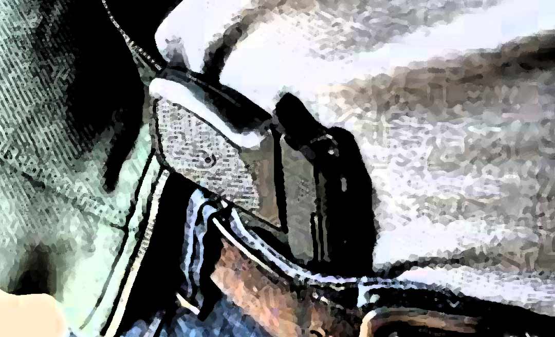 Menores infratores armados são flagrados em assalto, trocam tiro e acabam baleado por policial à paisana