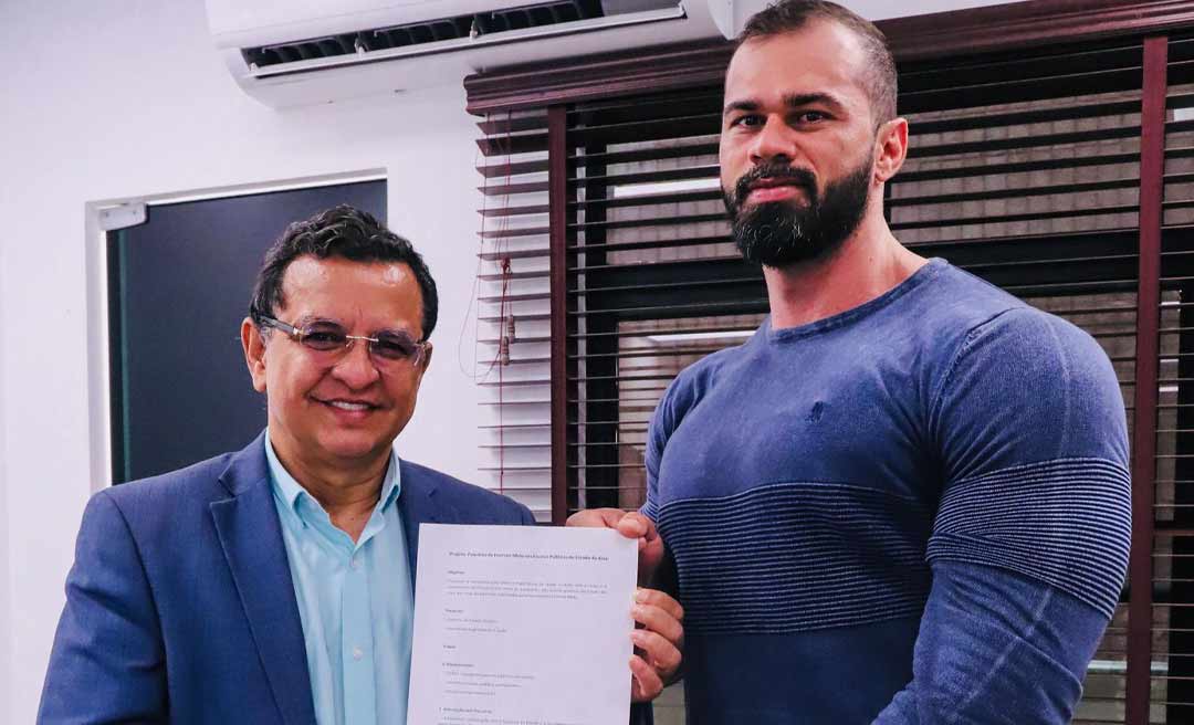 Gonzaga recebe fisiculturista para tratar de projeto que incentiva esportes e atividades físicas nas escolas