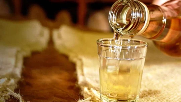 Homem se recusa a pagar ‘dose’ em bar para desconhecido e acaba apedrejado