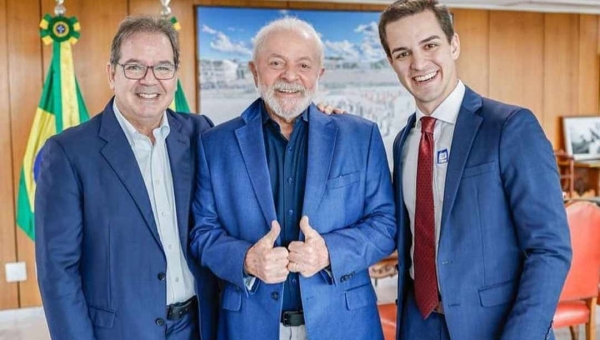 Tião Viana e o filho Virgílio são recebidos por Lula no Planalto