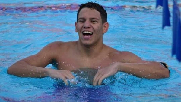 Nadador representa o Acre após 13 anos sem participação do Estado em competição nacional