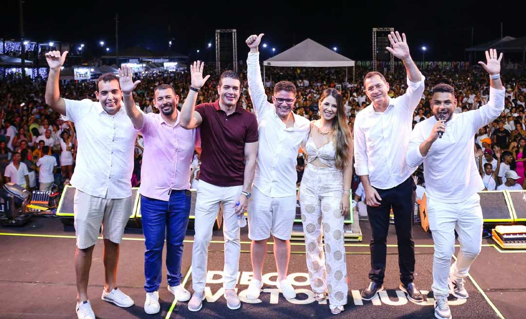 Governador Gladson Cameli celebra com o povo do Juruá a chegada de 2024