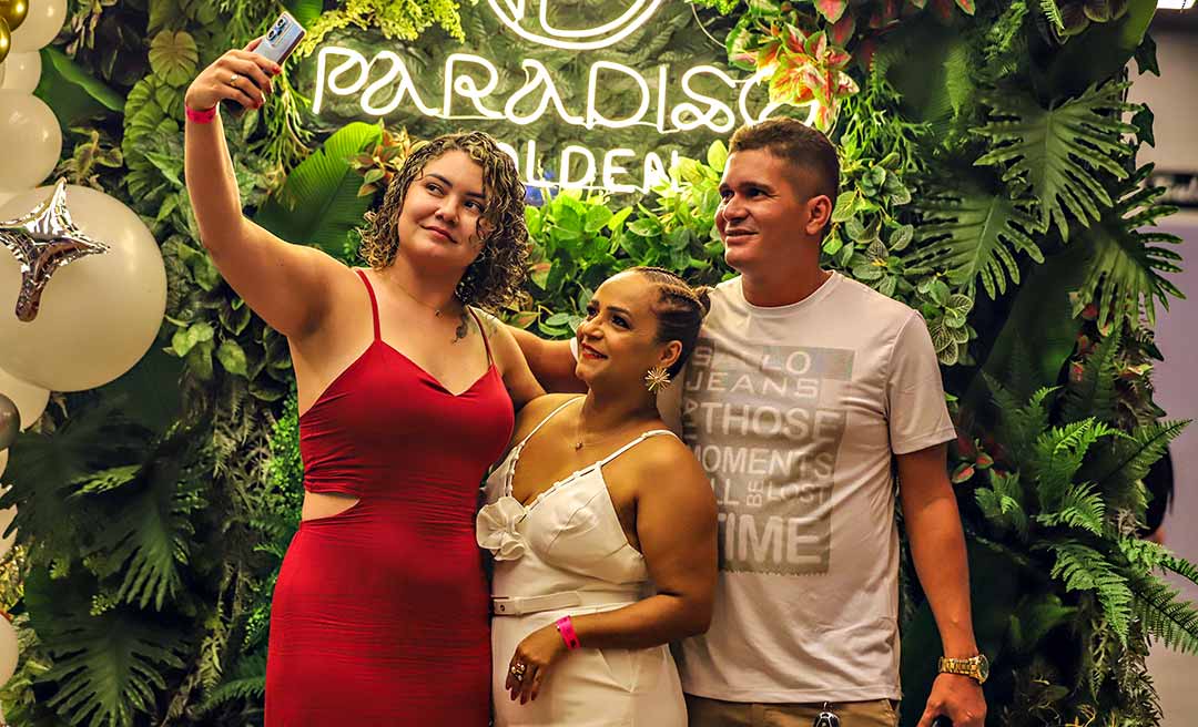 Rio-branquenses celebram a chegada de 2024 no Paradiso Golden