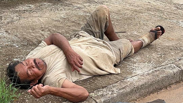 Abandonado pelo poder público, homem de 60 anos pede ajuda para sair das ruas e do alcoolismo