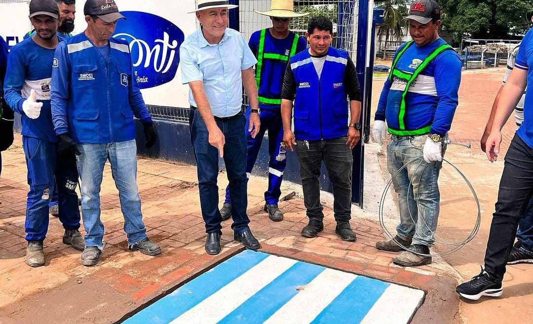 Homenagem a Milei? Bocalom manda colocar mil tampas de bueiro nas cores da bandeira da Argentina em Rio Branco