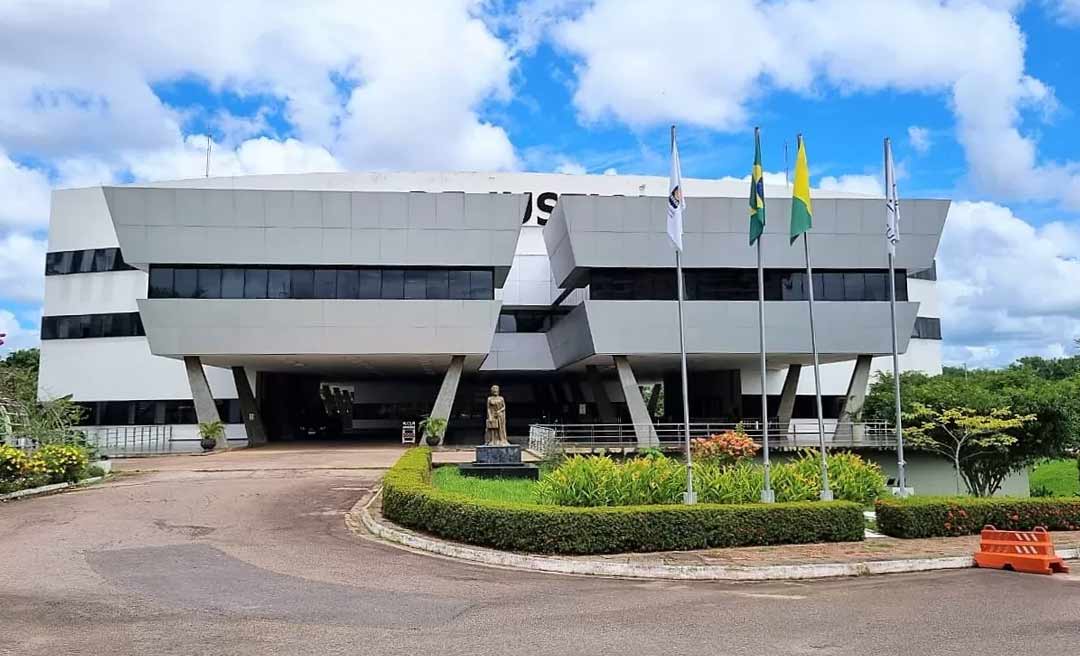 Com salários de até R$ 7,5 mil, inscrições do concurso efetivo do TJAC começam na próxima semana