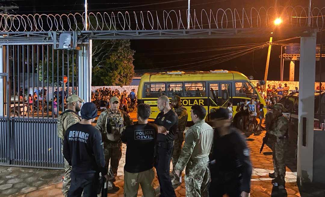 Após as 43 prisões em um único dia, a Polícia Civil realiza a escolta dos presos que foram enviados para unidades prisionais