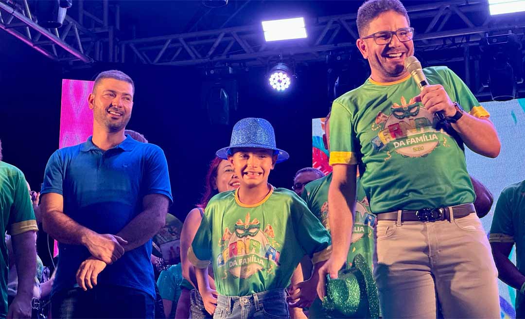 Na abertura do carnaval da família, Nicolau Junior festeja ao lado de Gladson, o início da folia