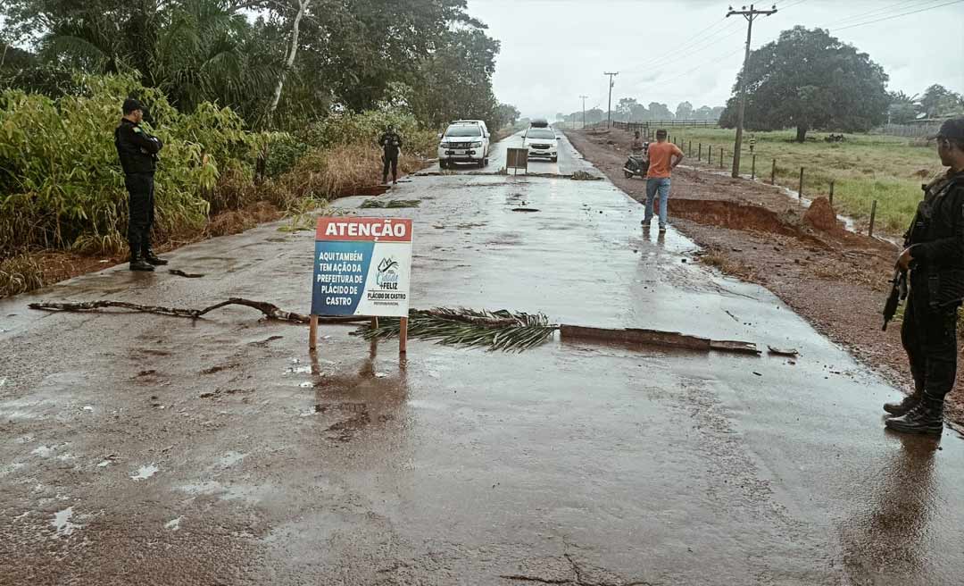 Por causa de erosão, trecho é interditado na Estrada de Plácido de Castro