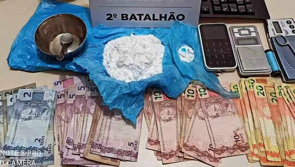 Polícia Militar fecha boca de fumo comandada por menor de idade no bairro Quinze