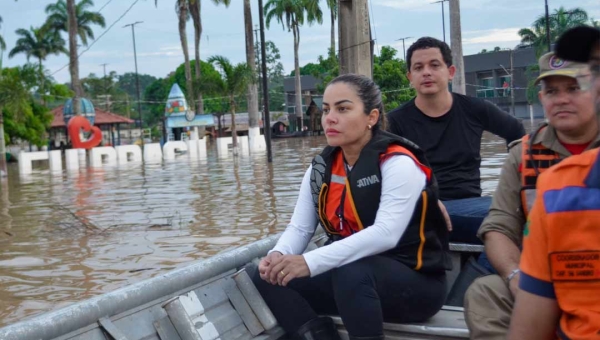 População de Brasileia está isolada do restante do país com Ponte Interditada na fronteira