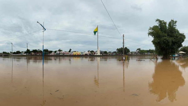 Rio Acre: 16 metros - Mais de 5 mil pessoas estão fora de casa  por causa da cheia do rio Acre e igarapés
