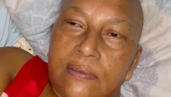 No Acre, professora em estágio terminal de câncer clama por ajuda para reencontrar os filhos