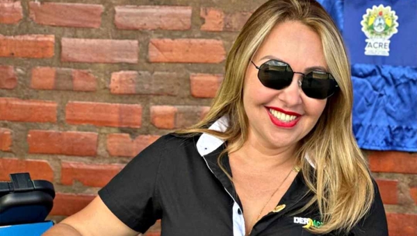 Sula Ximenes assume presidência do Deracre e é a primeira mulher a ocupar o cargo no órgão