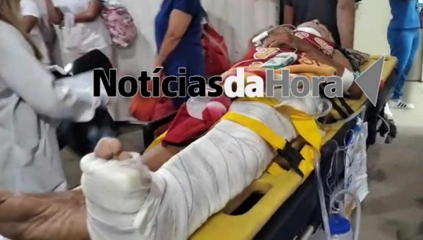 Idoso de 88 anos fica gravemente ferido após ser atropelado por motociclista