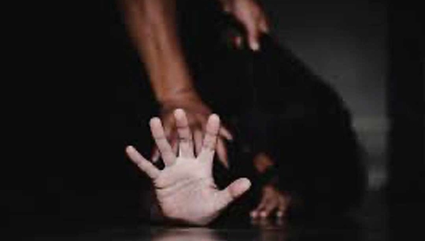 Após sofrer estupro praticado pelo ex-marido, mulher consegue fugir, denuncia caso à Polícia e homem é preso em flagrante