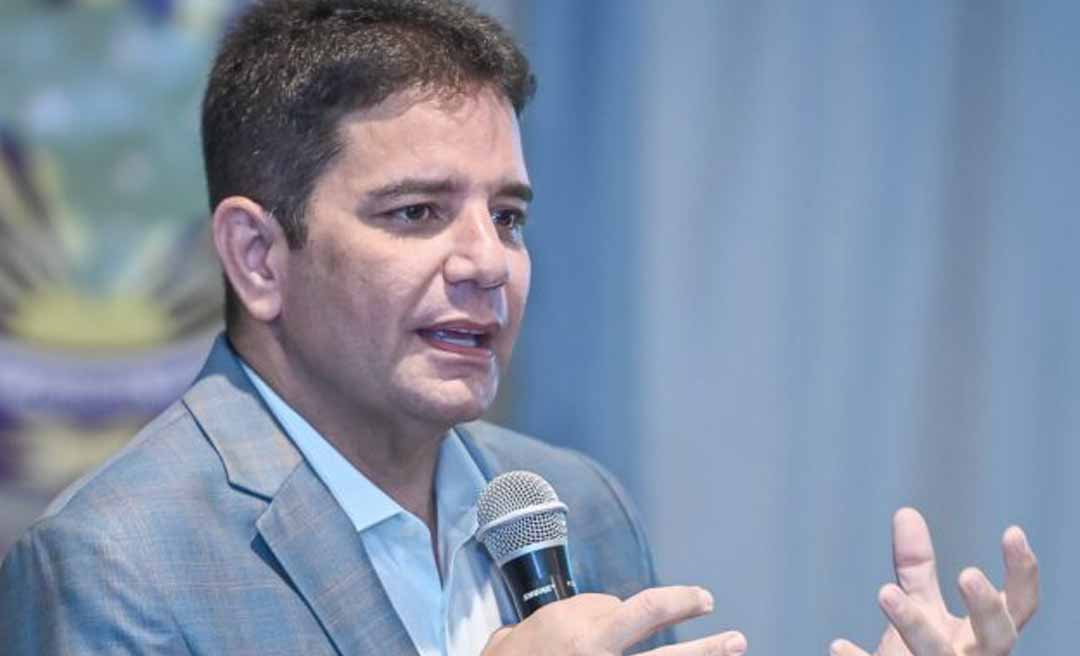 Em agenda fora do Acre, Gladson não participa de eventos com Bolsonaro, mas ligou para o ex-presidente