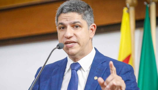 Calegário denuncia pagamento a terceirizadas que estão com dívidas trabalhistas