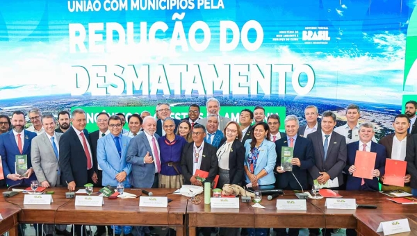 Municípios acreanos receberão recursos do Fundo Amazônia para combater incêndios florestais, diz Petecão