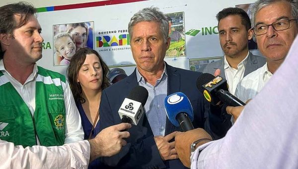 No Acre, ministro Paulo Teixeira, do Desenvolvimento Agrário, anuncia criação de 8 assentamentos rurais este ano
