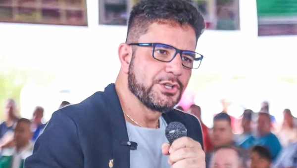 Gladson Cameli amplia prazos e concede isenção de ICMS para empresas afetadas pela enchente