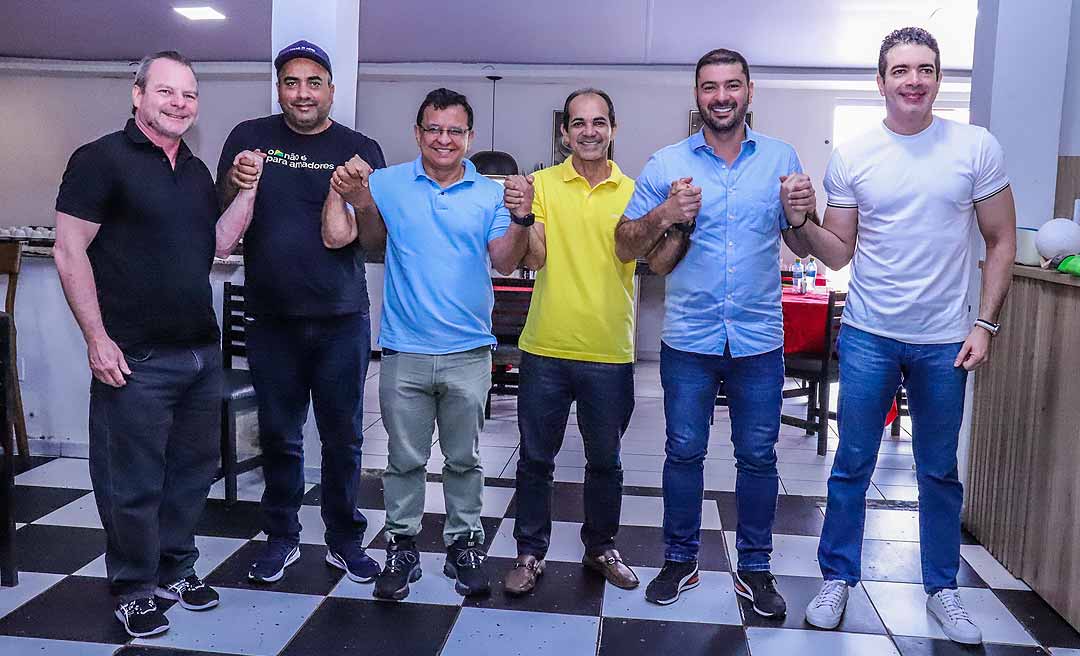 Em café da manhã, deputados com base no Juruá reafirmam apoio à reeleição de Zequinha Lima