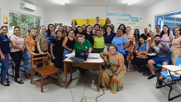 Educadores que atuam em classes hospitalares e atendimento pedagógico domiciliar participam de formação continuada