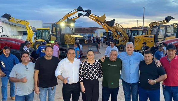 Mazinho Serafim entrega patrulha mecanizada e anuncia pacote de obras na infraestrutura para 2024