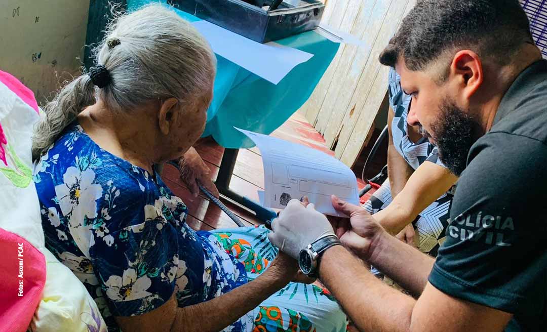 Polícia Civil atende idosa com mobilidade reduzida em domicílio, para emitir documento de identificação