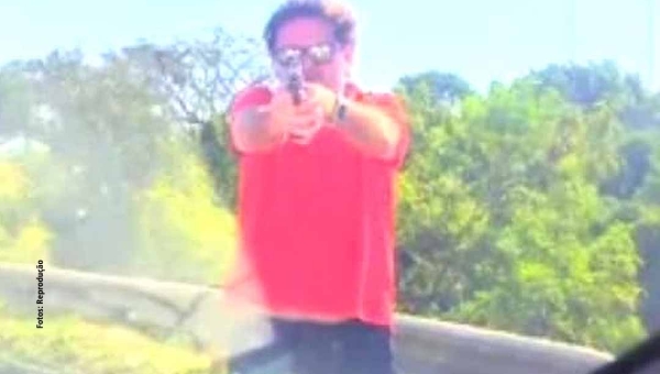 Motorista atira em carro com crianças durante briga de trânsito; veja o vídeo