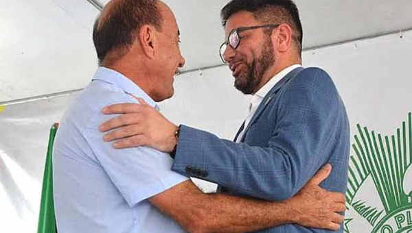  Sobre movimento tucano anti-Bocalom, Gladson diz que PSDB continua aliado do governo: “Nada mudou. Com diálogo tudo se resolve”