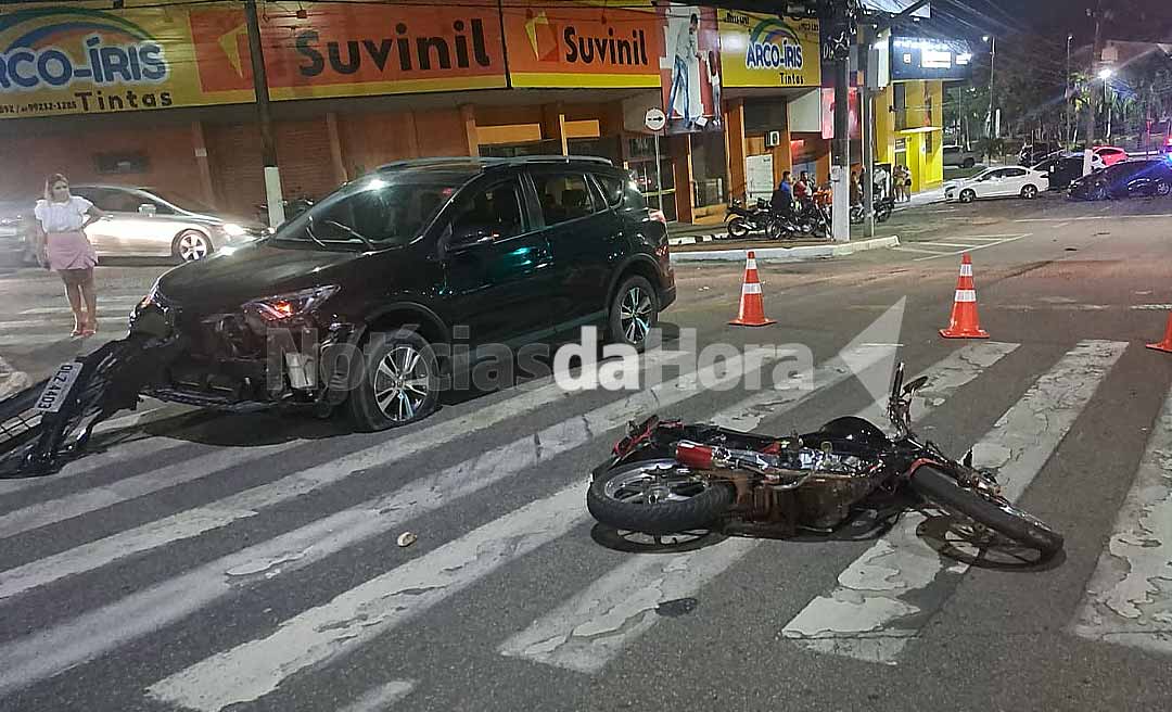 Grave acidente na Avenida Ceará deixa motoboy ferido com fratura exposta