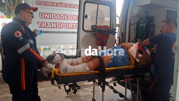 Colisão entre carro e moto na Estação Experimental deixa mulher com fratura exposta; vítima levava a filha para escola