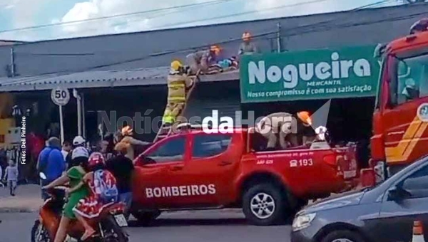 Homem é vítima de choque elétrico após subir em telhado de comércio no Apolônio Sales