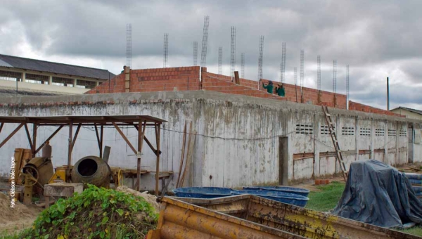 Um ano após rebelião, reforma de presídio no Acre ainda não foi concluída