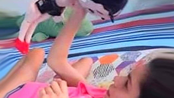 Na Capital, mãe pede ajuda para comprar cadeira de rodas para filha com paralisia cerebral