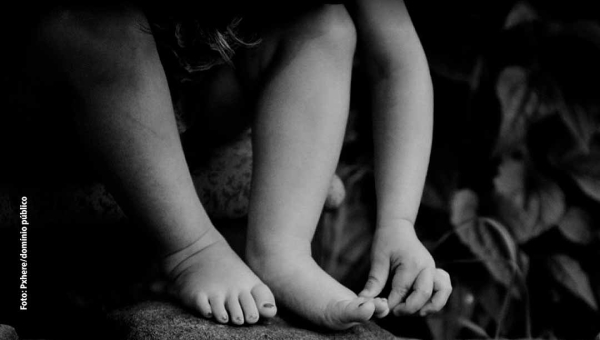 Casal suspeito de tráfico de crianças no Acre é conduzido à Polícia Federal após abordagem na BR-364