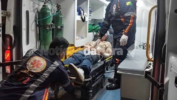 Homem é brutalmente agredido a ripadas na Baixada da Sobral; vítima sofreu traumatismo craniano