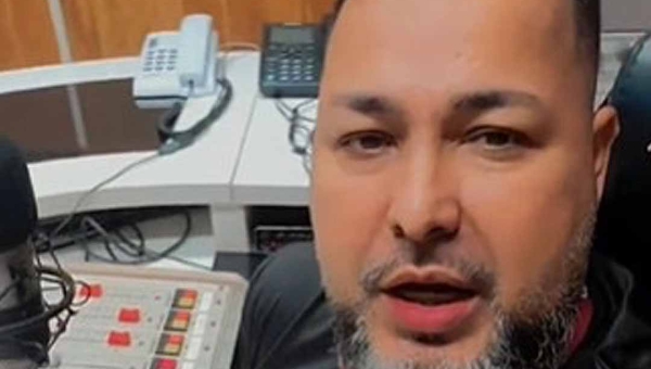 Radialista Fábio Lopes conta em livro sobre sua infância na zona rural à sua trajetória de sucesso no rádio