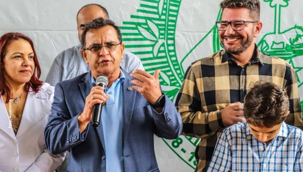 Gonzaga participa de encontro da integração com o Peru, lançamento da Expoacre Juruá e visita importante obra em Cruzeiro do Sul