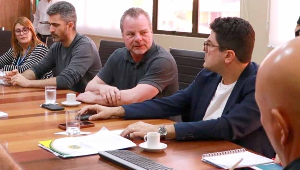 Longo se reúne representantes do setor produtivo e apresenta leis aprovadas que beneficiam o segmento