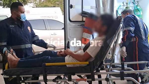 Na Capital, homem em situação situação de rua joga tijolo em ônibus e acerta rosto do passageiro