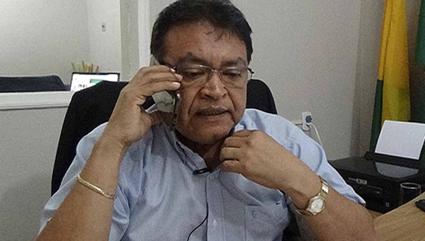 Investigação da DECCOR aponta Tião Flores envolvido em esquema de propina da época em que foi prefeito; ex-gestor nega e culpa adversários: “estão requentando a matéria”