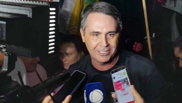 "Rio Branco merece mais", dispara Marcus Alexandre na chegada ao evento que homologa sua candidatura